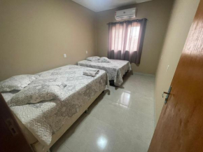 Churrasqueira privativa em Casa de 2 quartos com 2 ar, banheiros, pátio, roupa de cama, portão eletrônico, tudo privativo - que Desconta duração! Entrada padrão 15h adiante, inclusive à noite - Projet
